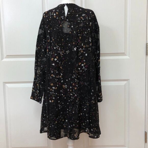 Twist Front Long Sleeve Dress from CLUB MONACO - Picture 6 of 9